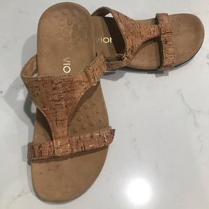 Vionic Avery Gold Cork Sandals.